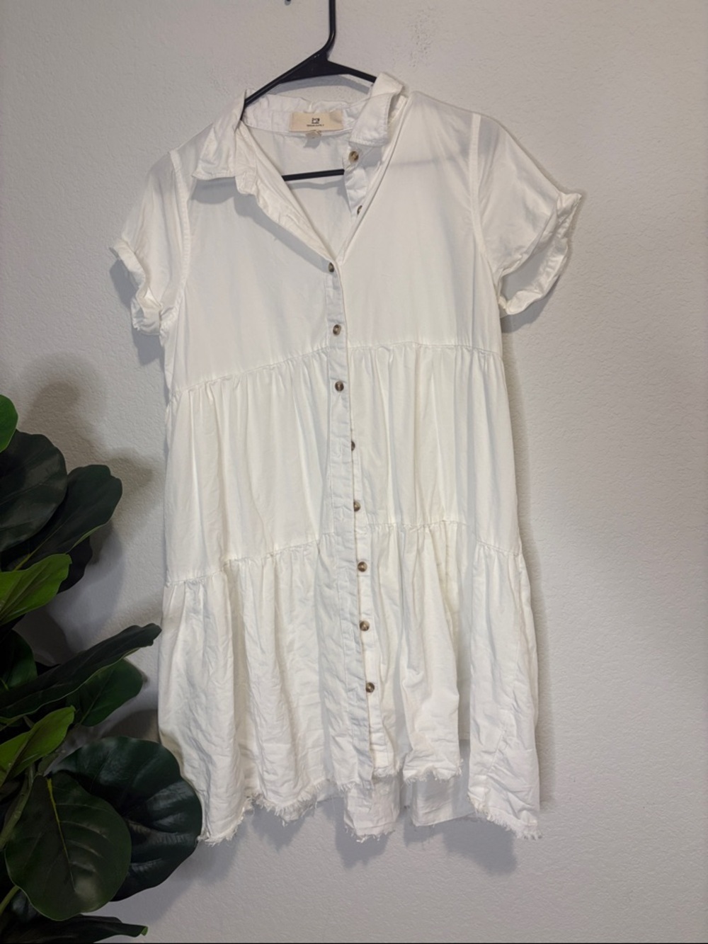 Thread & Supply White Short Sleeve Tiered Mini Dress with raw hem Small